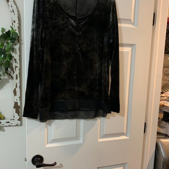 CRUSHED VELVET SHEER TRIM SHIRT!!!!! - Picture 4 of 5